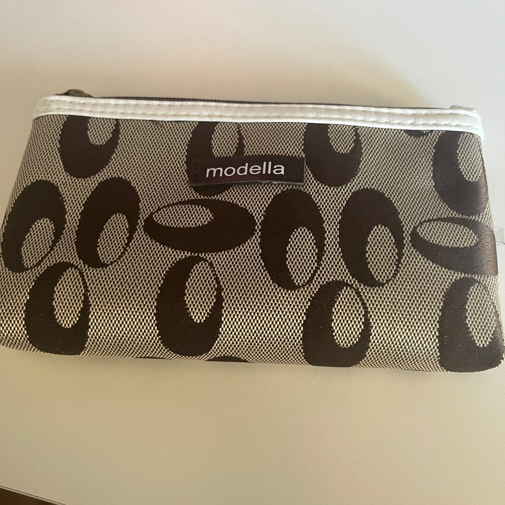 Modella Monochrome Oval Pattern Pouch